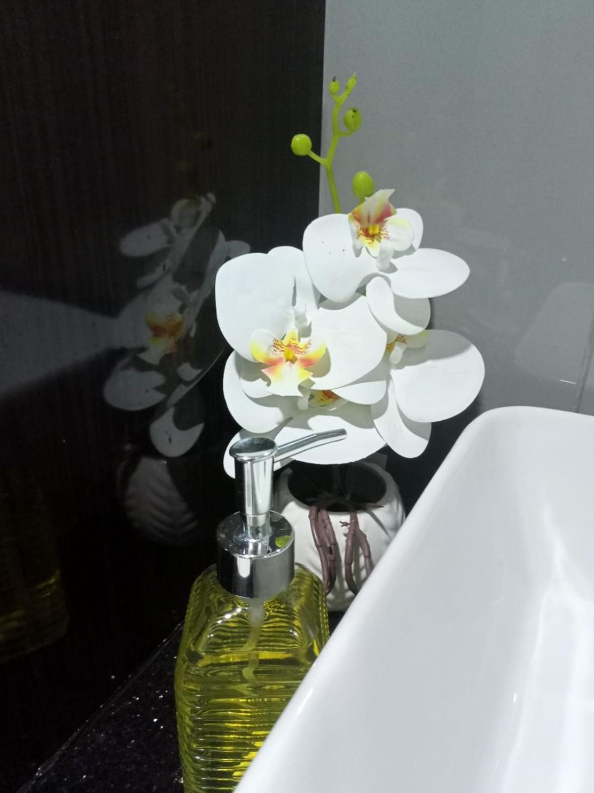 Air Luxury Makati Cbd With Balcony Apartment มะนิลา ภายนอก รูปภาพ